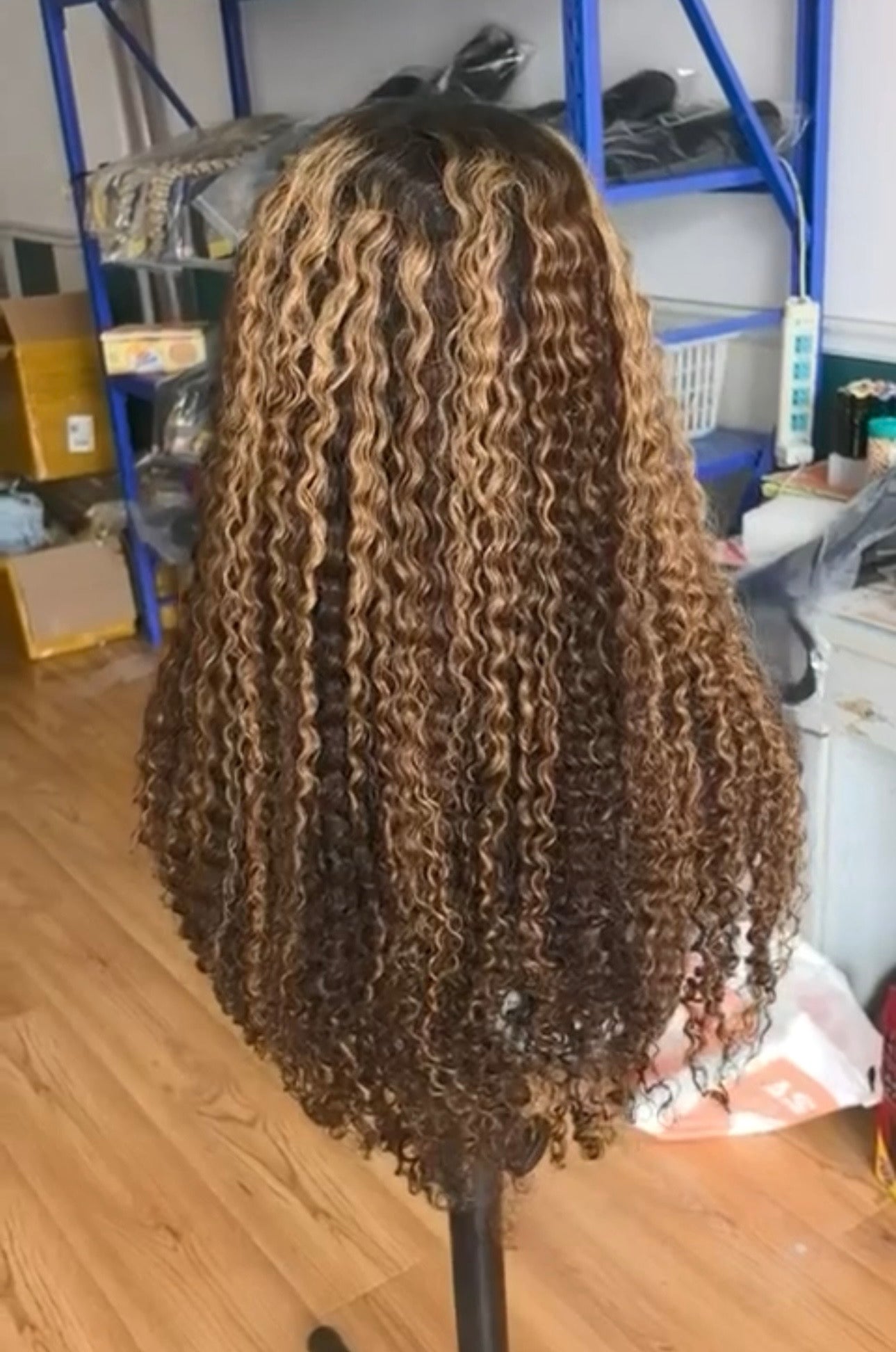 Curly Units Wigs